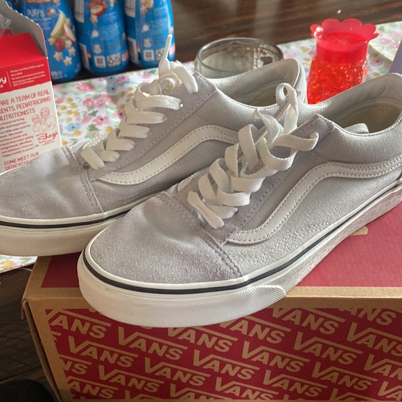 Vans - Picture 3 of 4